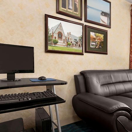 Days Inn By Wyndham Auburn/Finger Lakes Region Extérieur photo