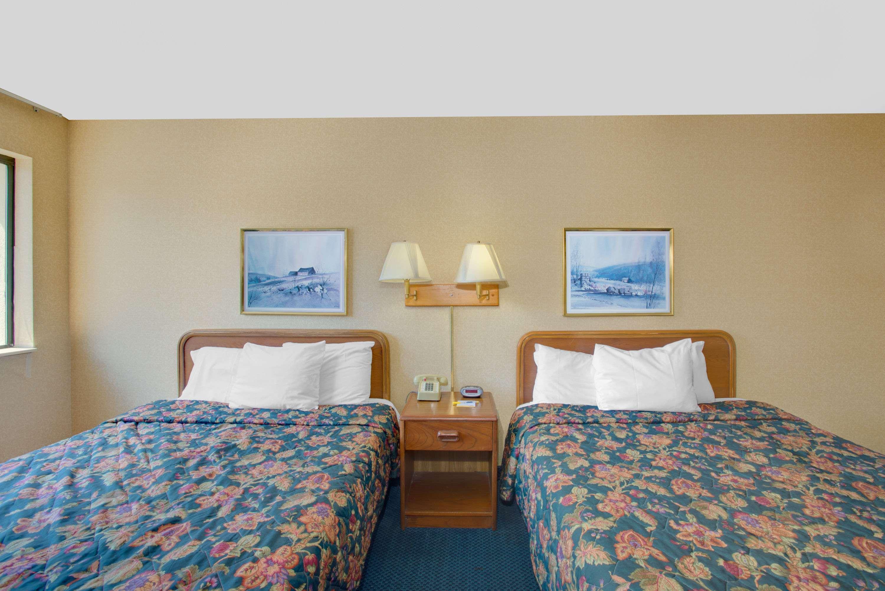 Days Inn By Wyndham Auburn/Finger Lakes Region Extérieur photo