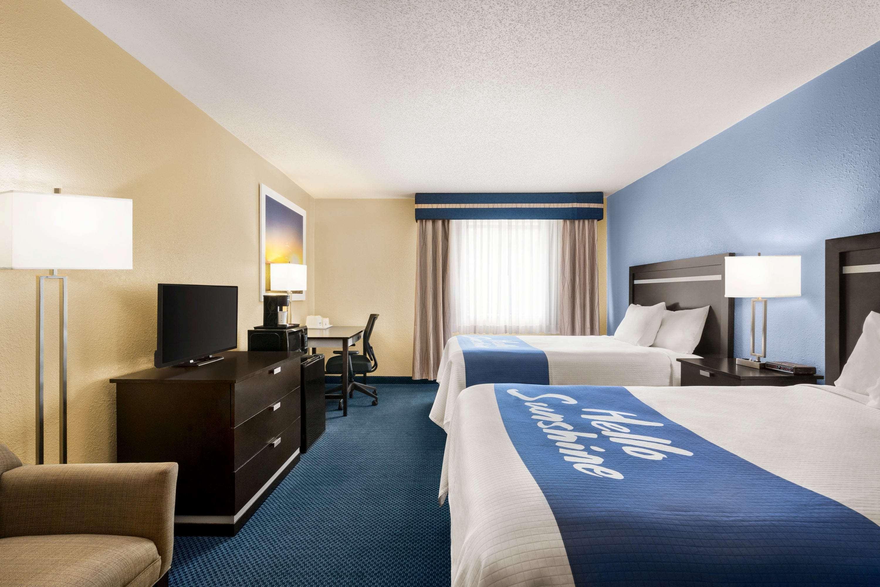 Days Inn By Wyndham Auburn/Finger Lakes Region Extérieur photo
