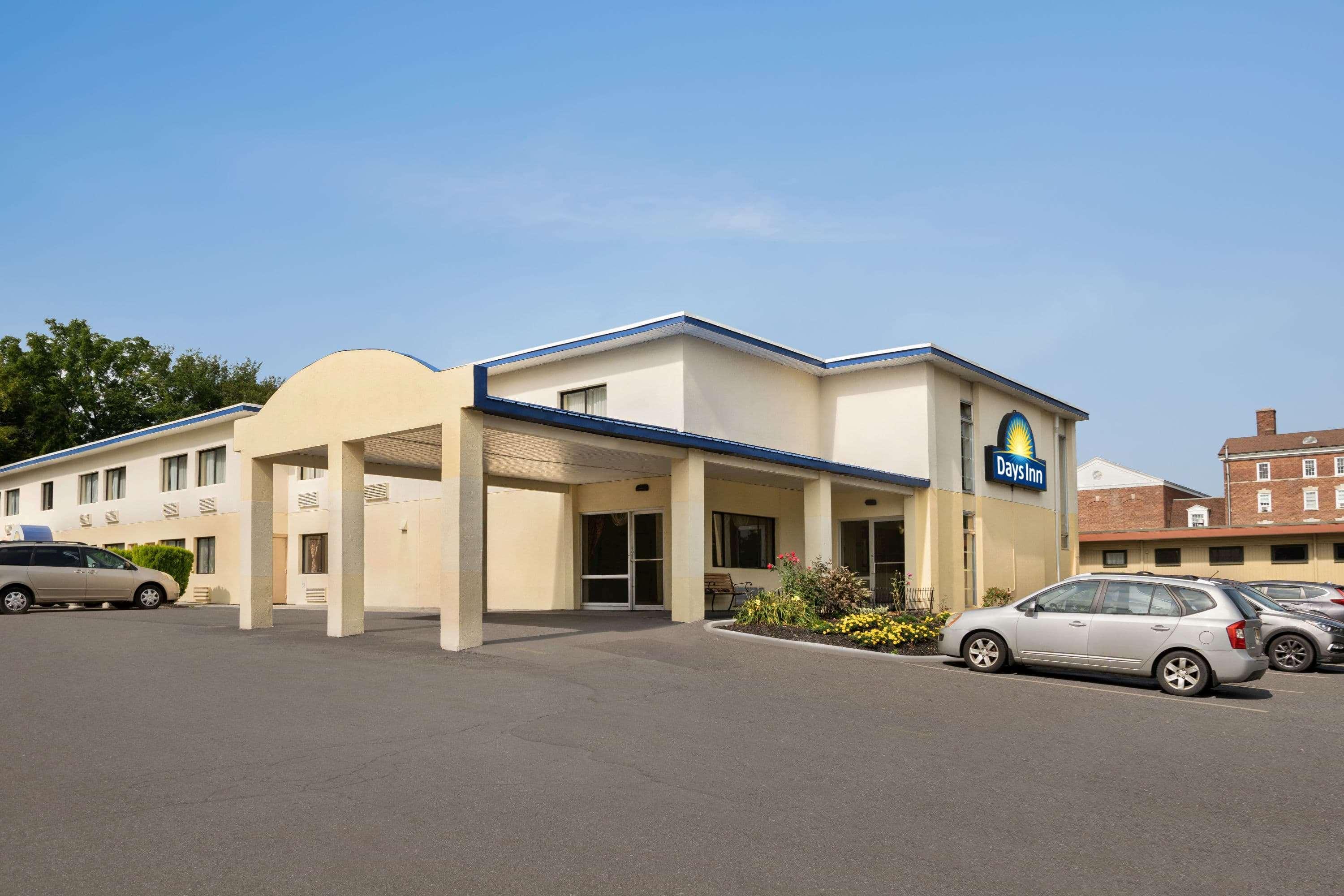 Days Inn By Wyndham Auburn/Finger Lakes Region Extérieur photo