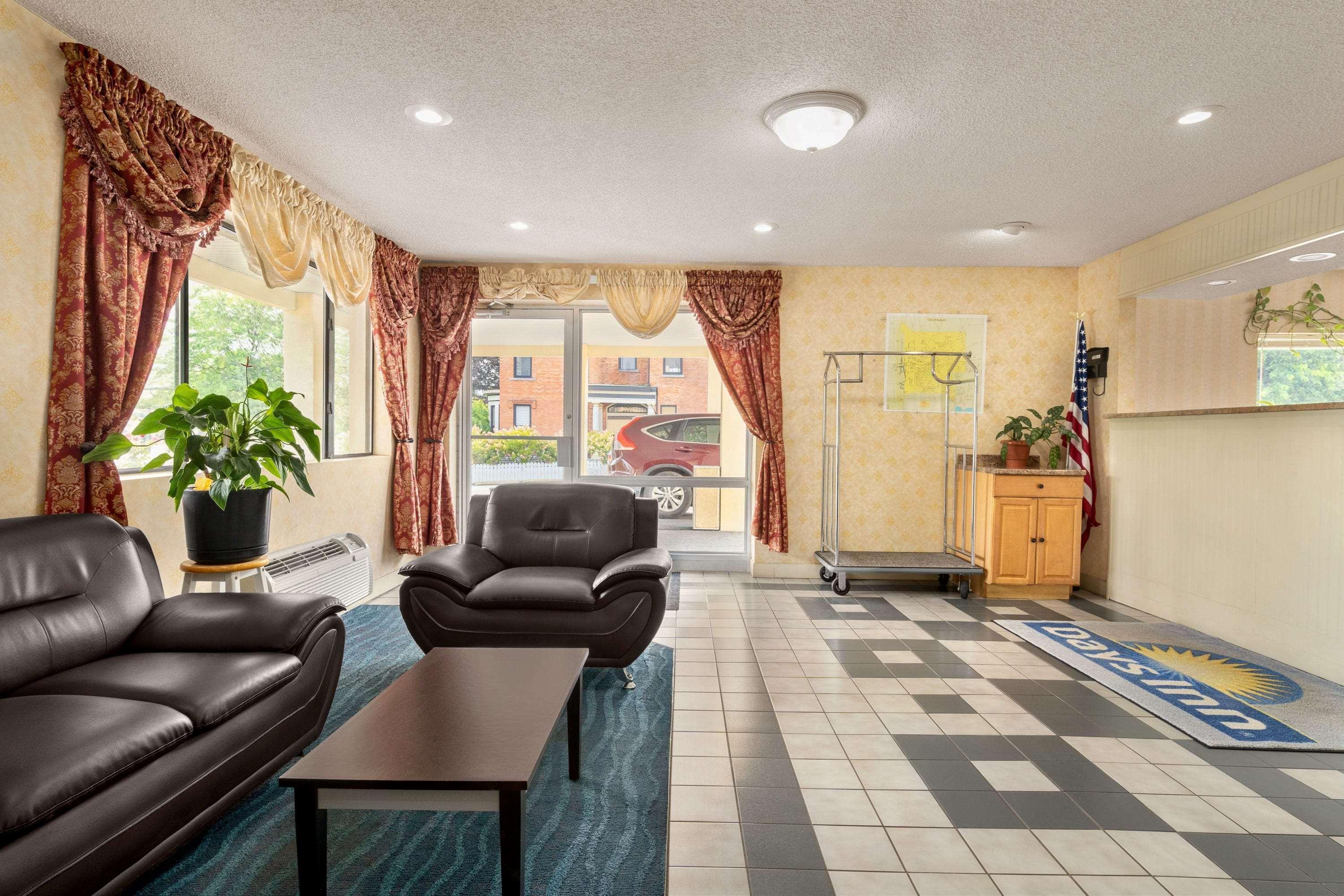 Days Inn By Wyndham Auburn/Finger Lakes Region Extérieur photo